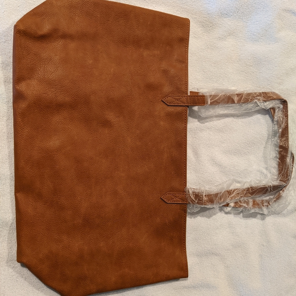Brand New tote - Modern Tote by Thirty One- Caramel Distressed Pebble